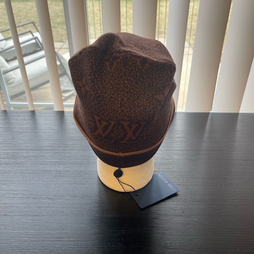 Brown and Tan Beanie! OS NWT - Picture 6 of 6